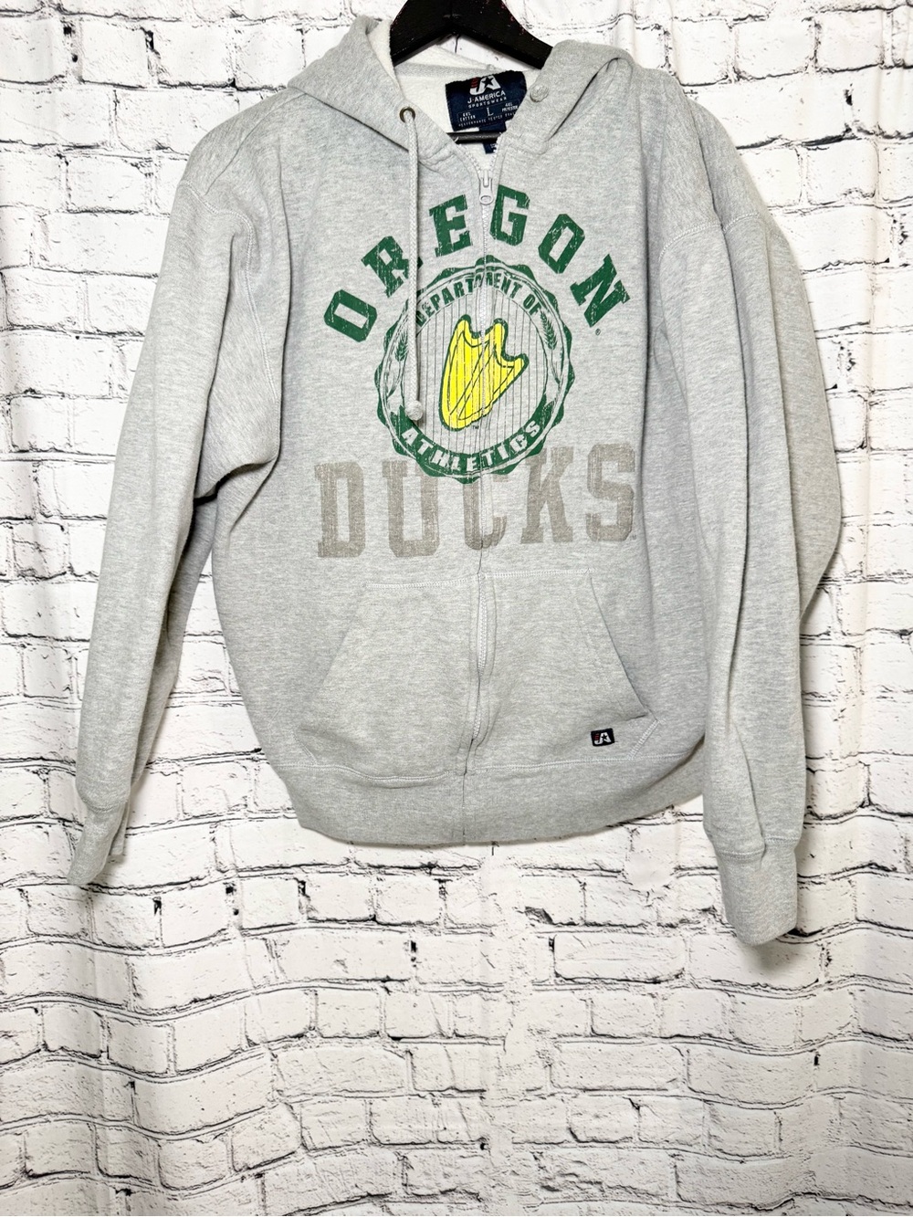Oregon Ducks. Gray graphic hoodie. Size L